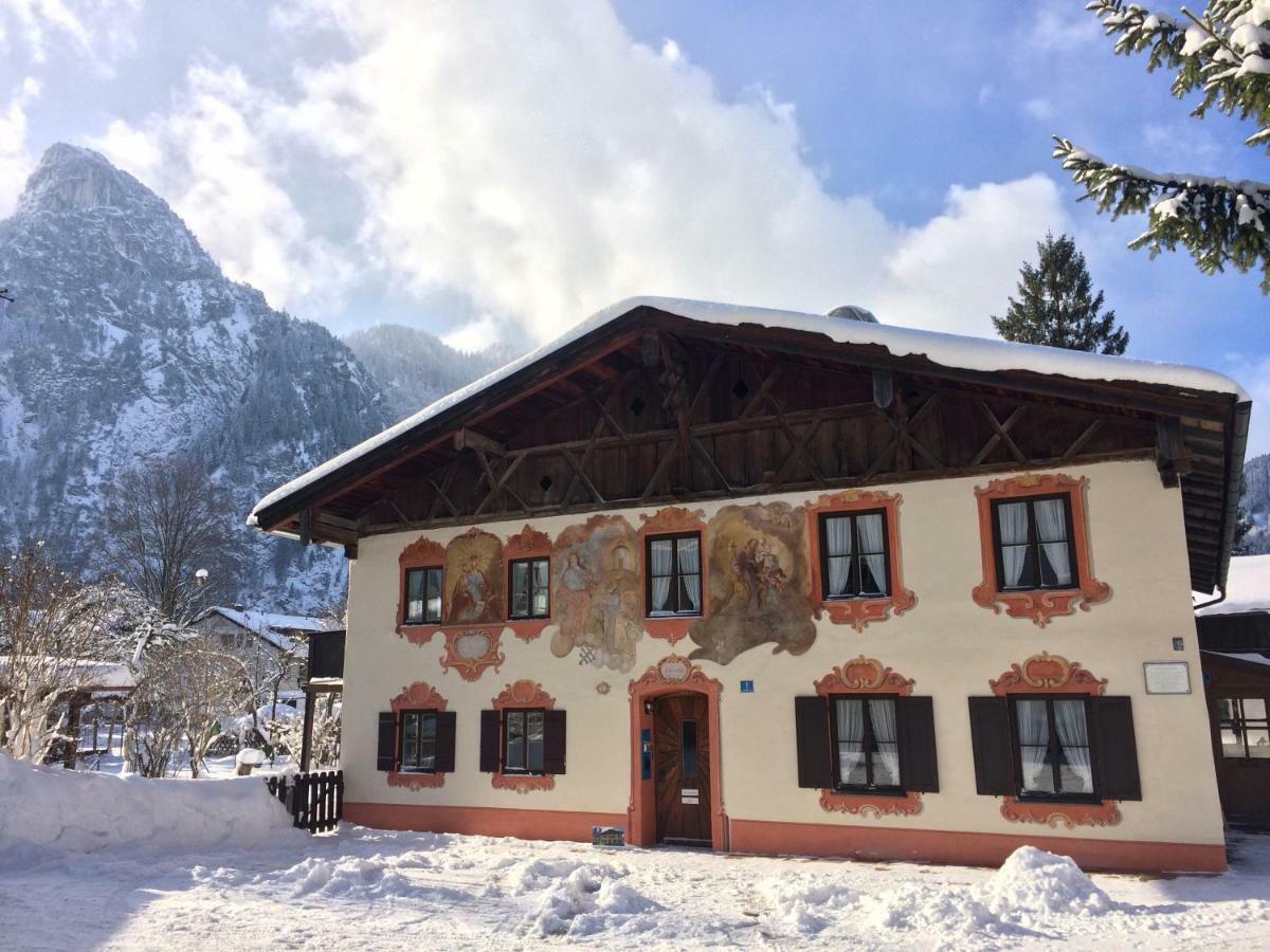 Ferienwohnungen Im Lueftlmalereck, Mussldomahaus Oberammergau Luaran gambar